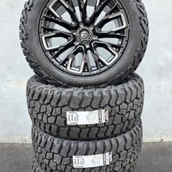 20" Fuel rims w- 32" Mickey Thompson Baja Boss tires 