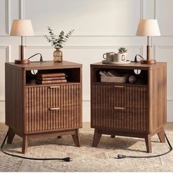 Set of 2 Fluted Nightstand with Charging Station