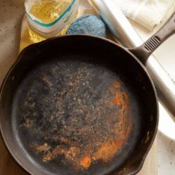 Does Your Cast Iron Skillet / Stoneware Look Like This?? 