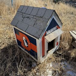 Broncos Dog House 