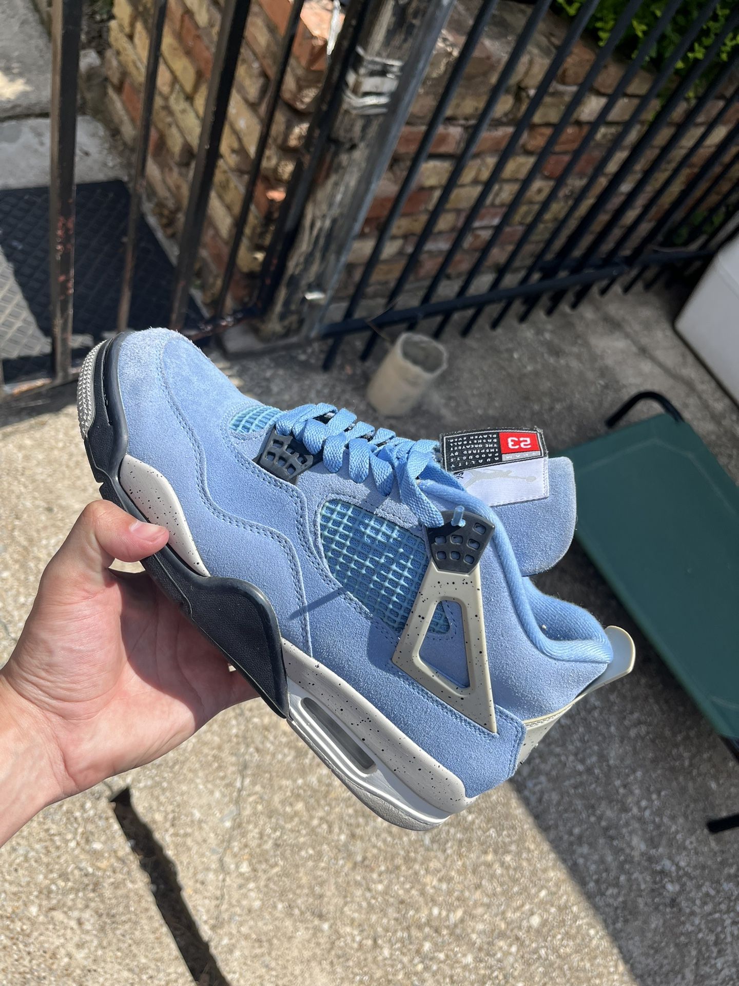 Jordan 4 University Blue- Size 8.5M