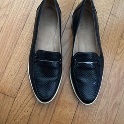 Women flats