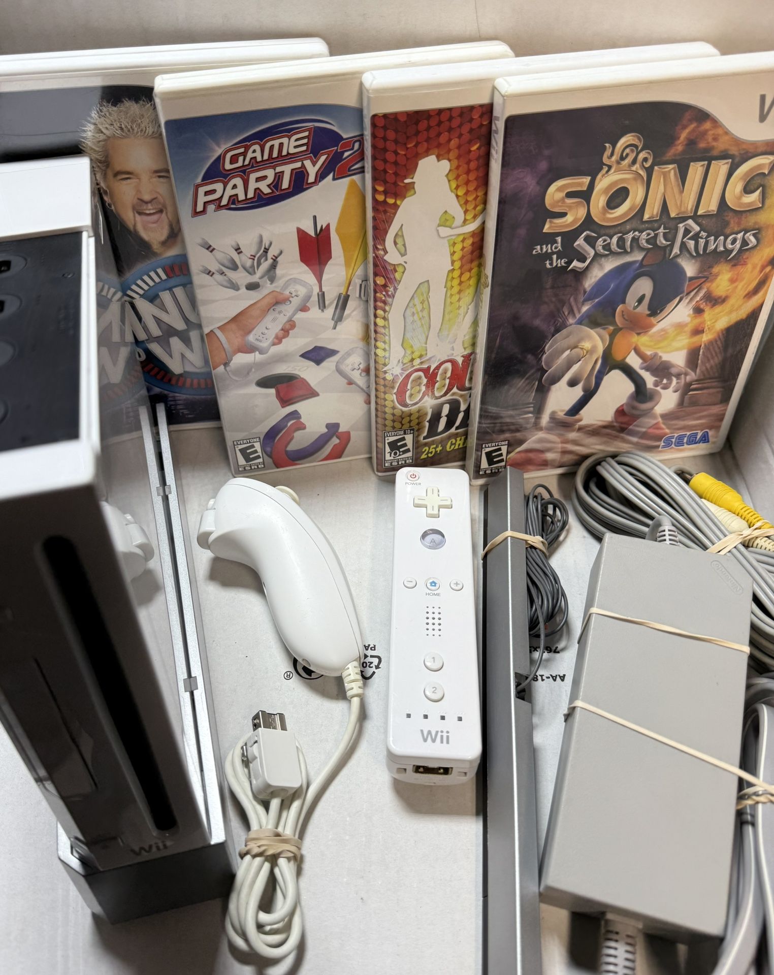 Nintendo Wii GameCube Compatible Complete All Original Parts 4 Games Included