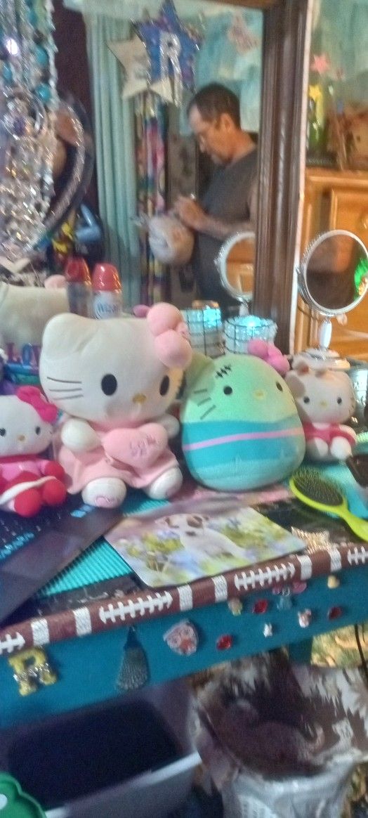Hello Kitty Lot