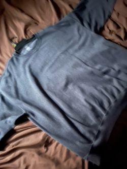 Athletic long sleeve sweat shirt