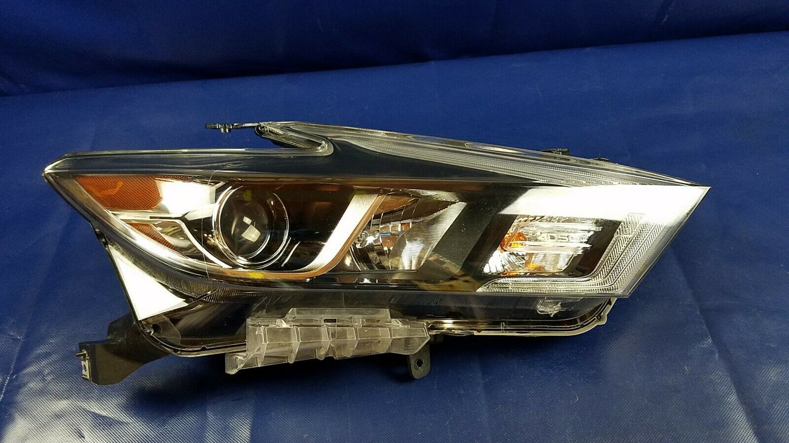 2016 2017 2018 2019 NISSAN MAXIMA RIGHT PASSENGER SIDE HALOGEN HEADLIGHT HEADLAMP