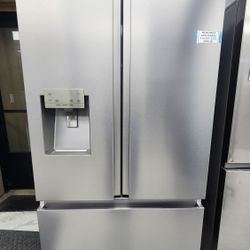 HISENSE FRENCH DOOR REFRIGERATOR WITH BOTTOM FREEZER  1YEAR WARRANTY 1AÑO DE GARANTIA POR ESCRITO 