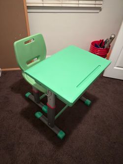 Kids Desk adjustable
