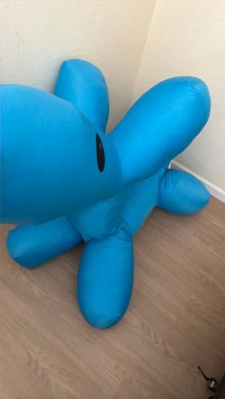 Rare giant dog plushie from six flags