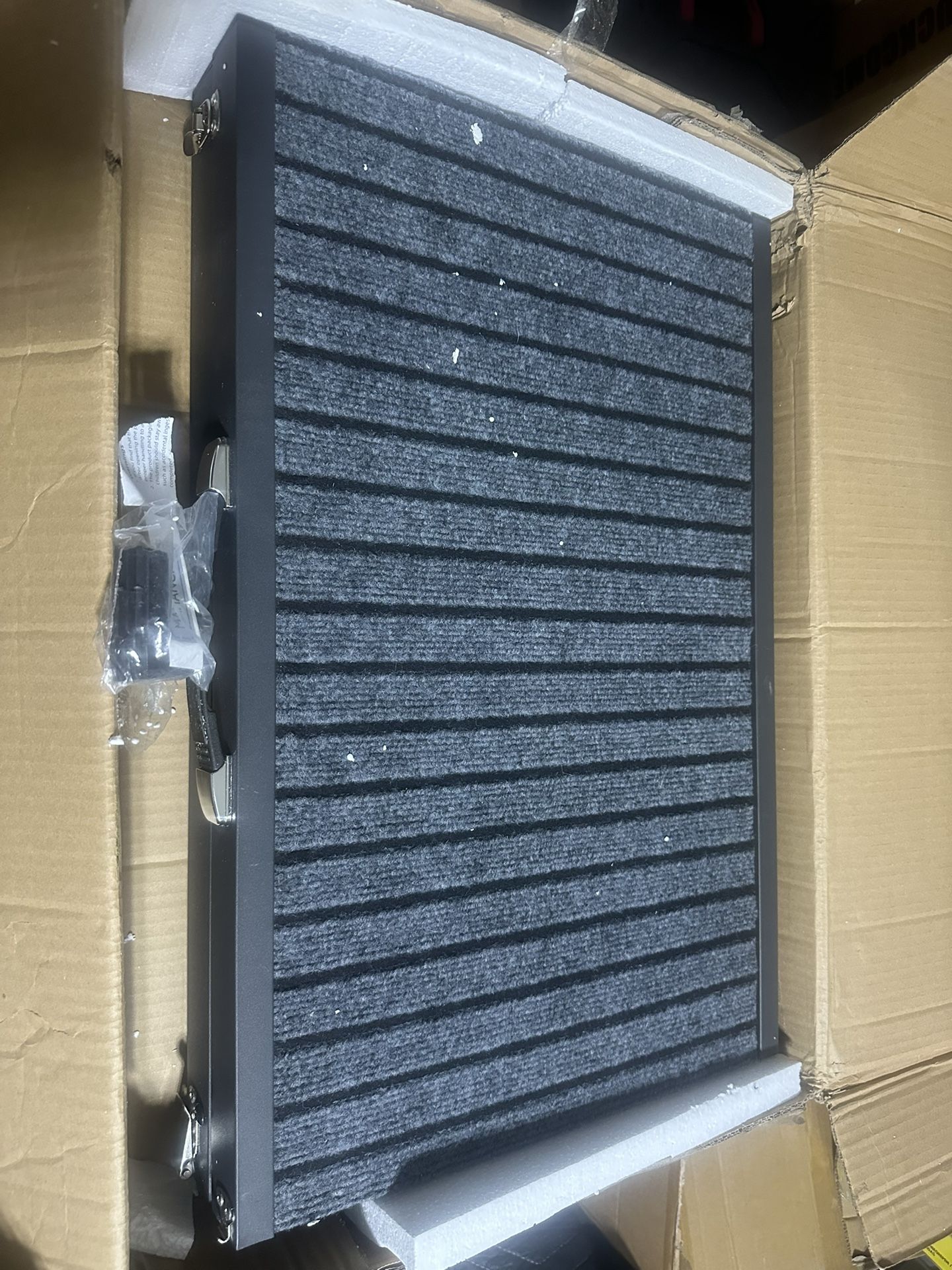 Dog Ramp / Light Damage But Functional