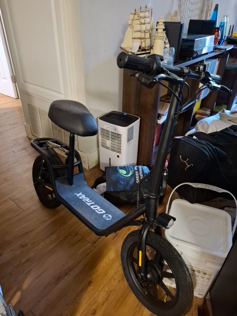 Gotrax Voyager Electric Scooter