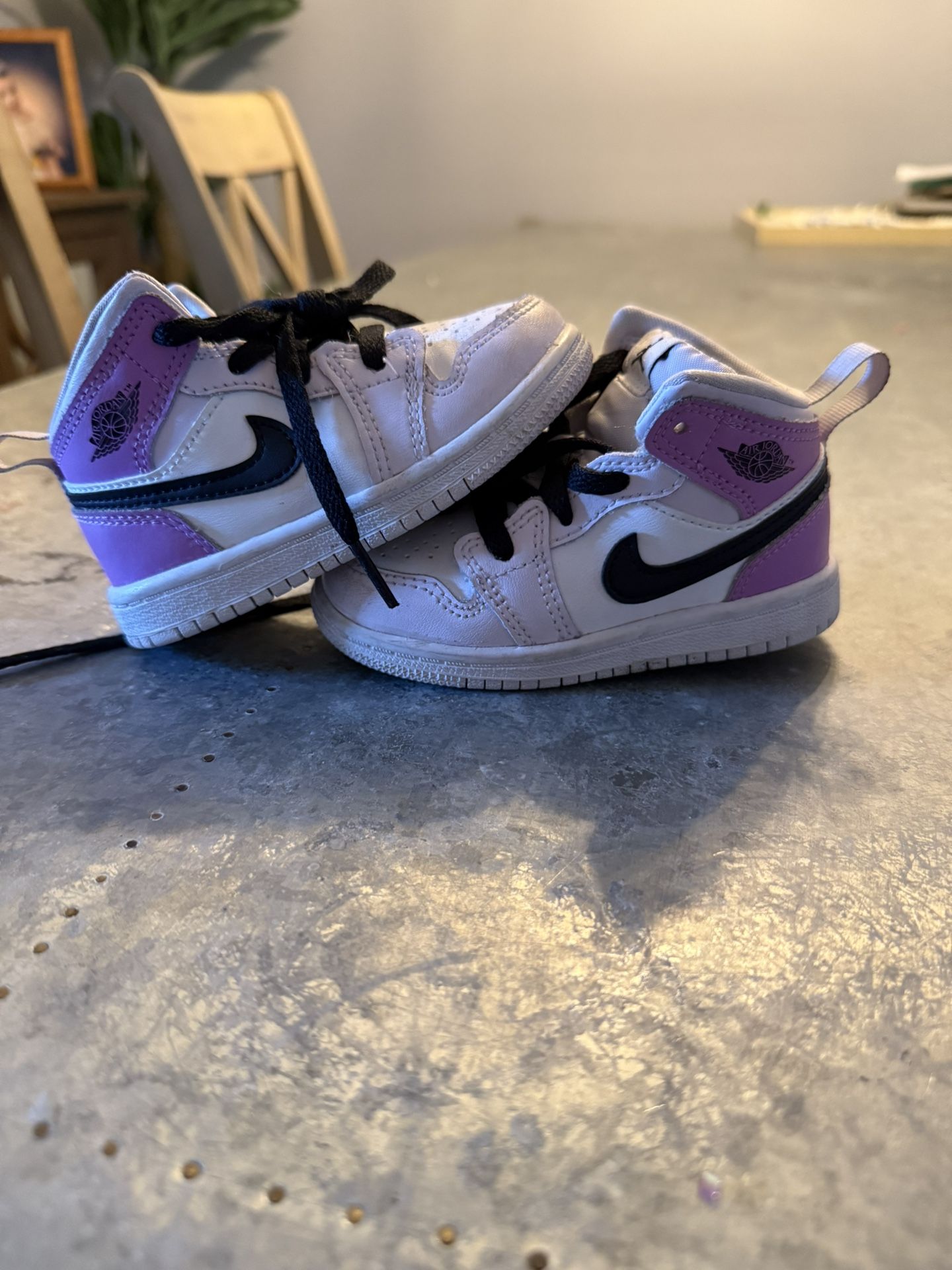 Toddler Jordan 1’s - Size 5.5