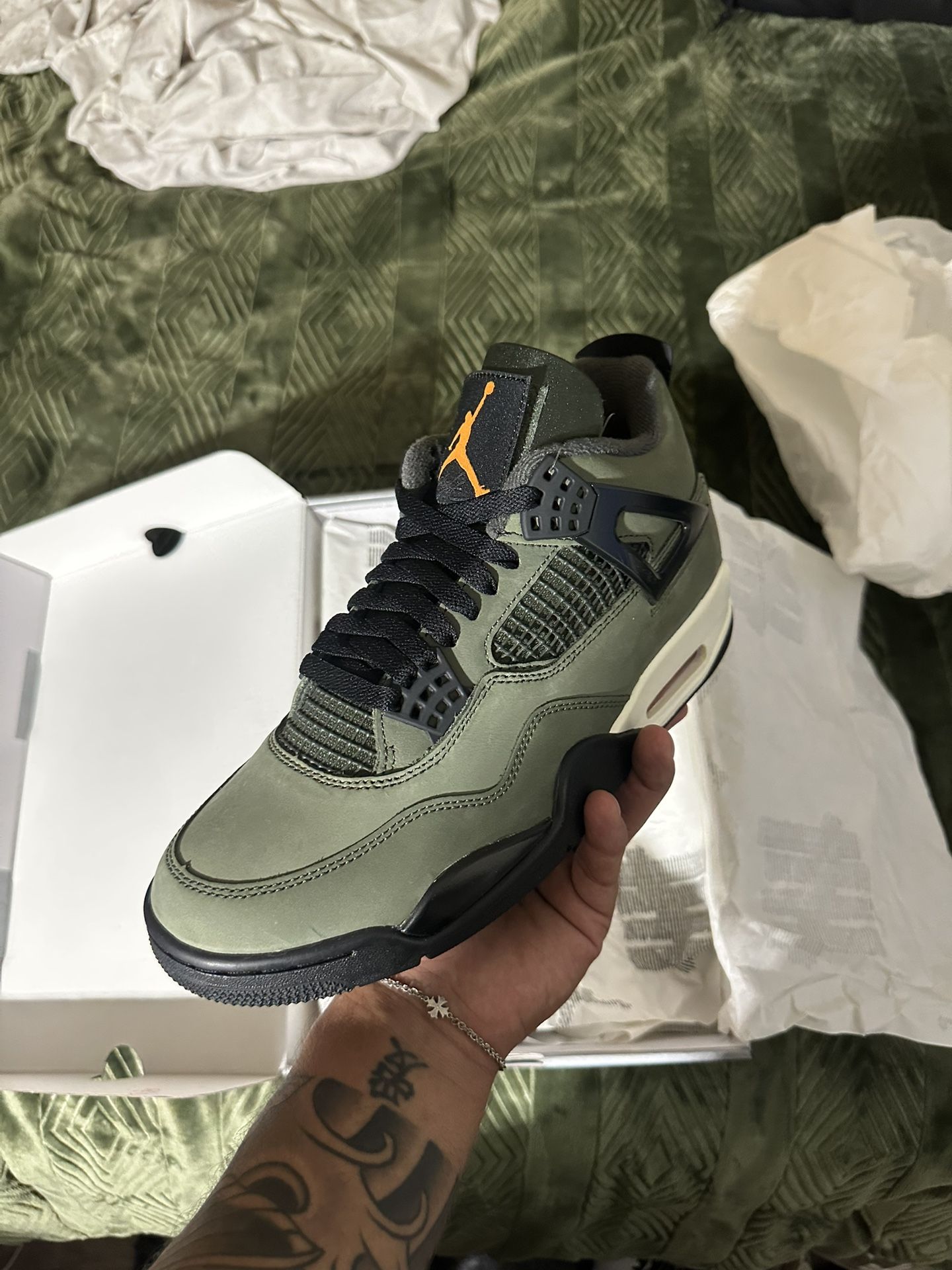 Jordan 4 Undefeated