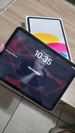 Apple iPad 10th Generation 64gb wi fi for parts