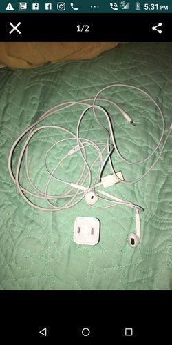 Apple 5-XR charger cord box and headphones