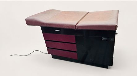 Ritter 100 Midmark Medical Exam Table With Drawers