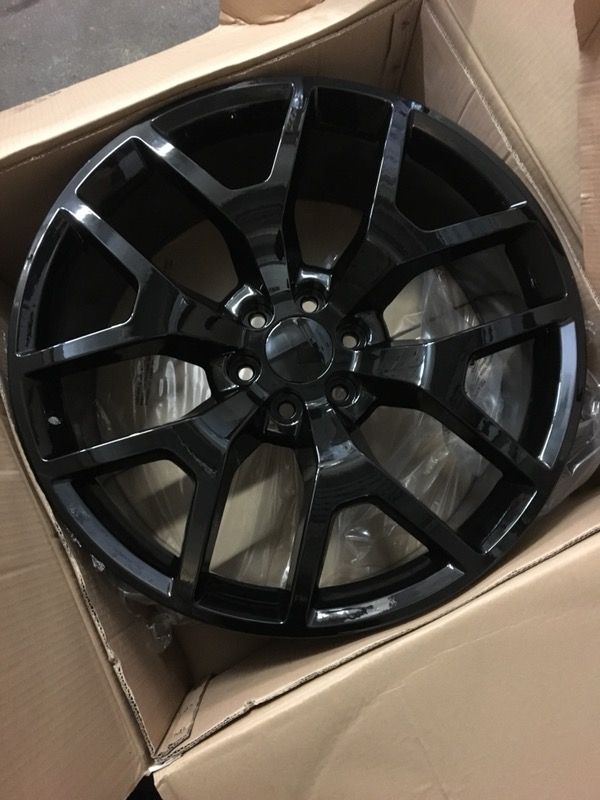 Brand new 24 inch gmc/chevy replica rims