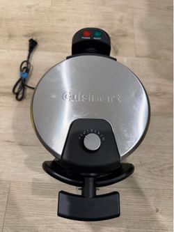 Cuisinart WAF-F30 Round Flip Belgian Waffle Maker 180° Rotary Feature | 1000W