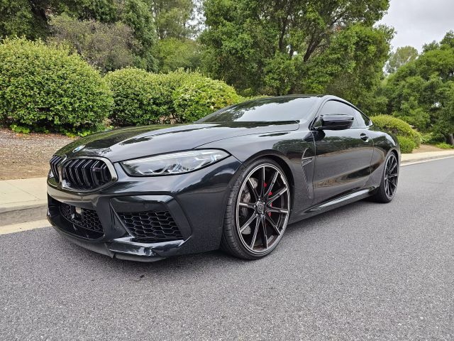 2022 BMW M8