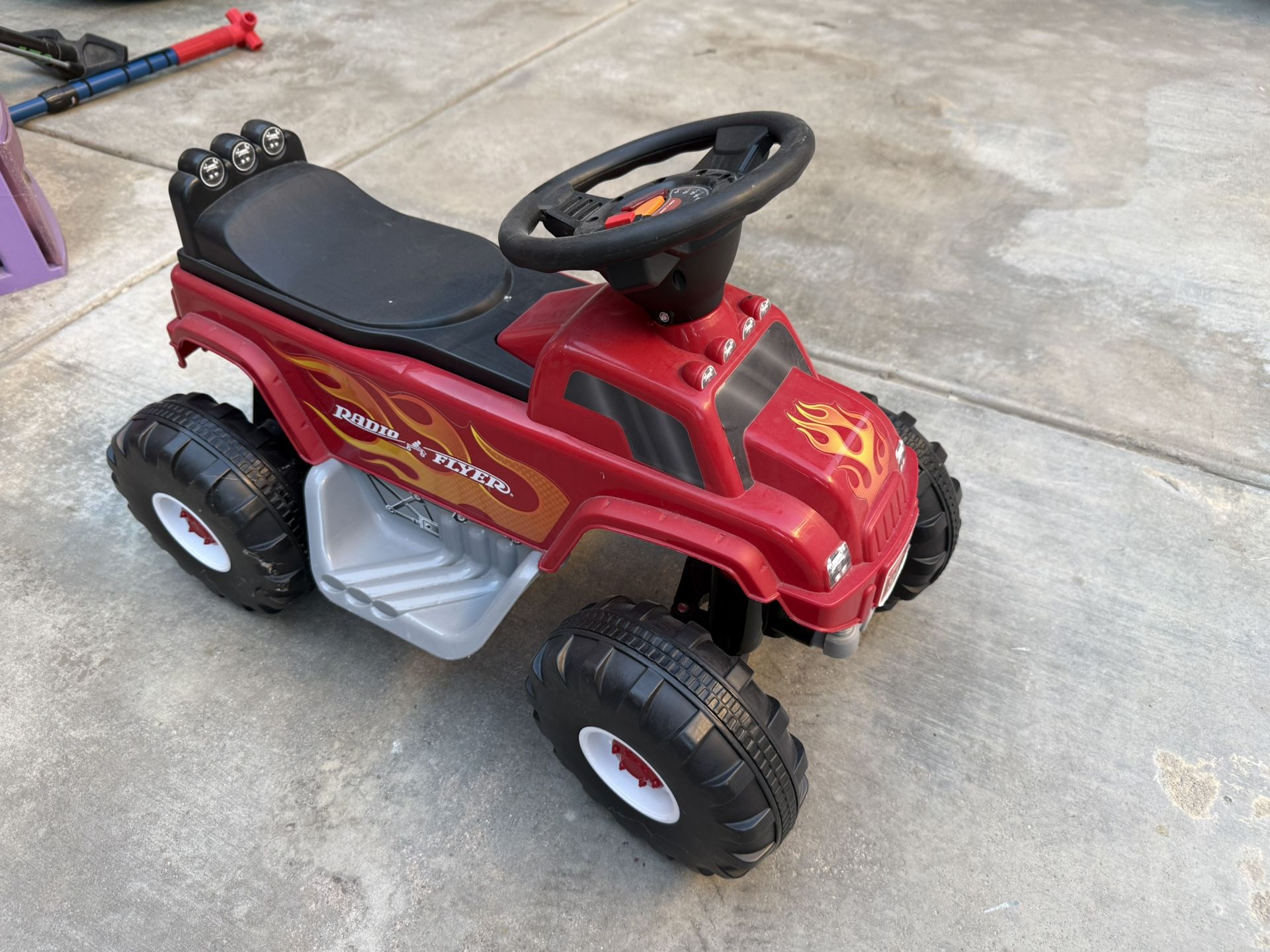 Kids Electric Car-need New Battery 