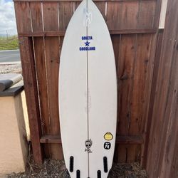 5’10 19 1/2 2 1/2 Surfboard