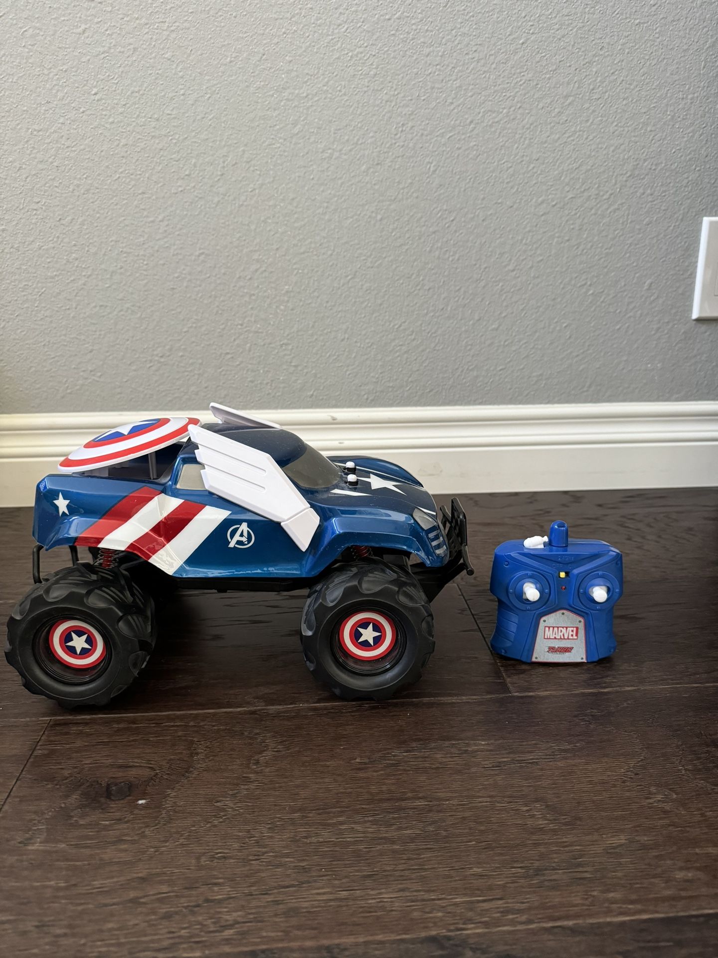 My First Superhero RC Buggy (Captain America)
