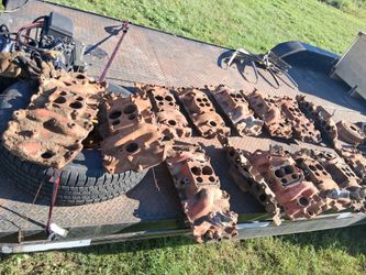 Chevy big block and small block intake manifolds