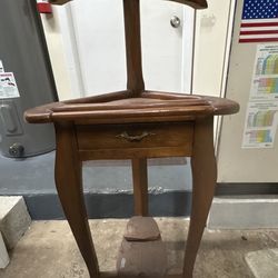 Mid 20th century wooden men’s valet stand with drawer
