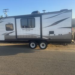 Wildwood Xlite Travel Trailer 26’