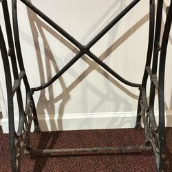VINTAGE SEWING MACHINE BASE