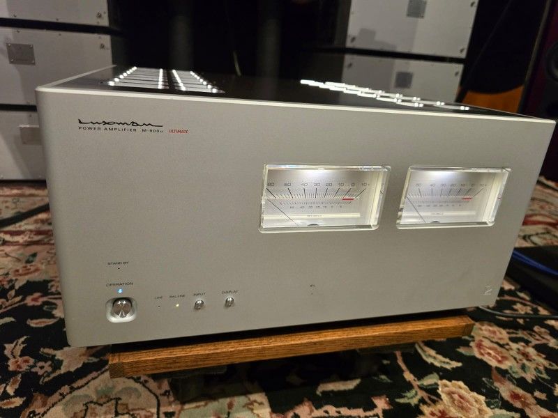 Luxman M900U Power Amplifier