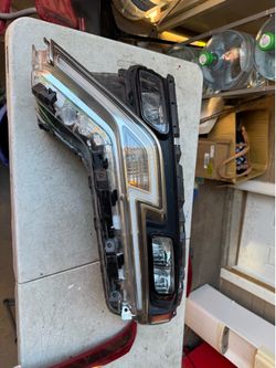 Kia carnival Left Headlight Oem
