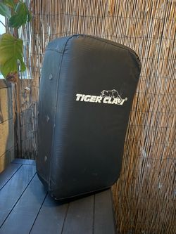 Tiger Claw Black Martial Arts Striking Shield