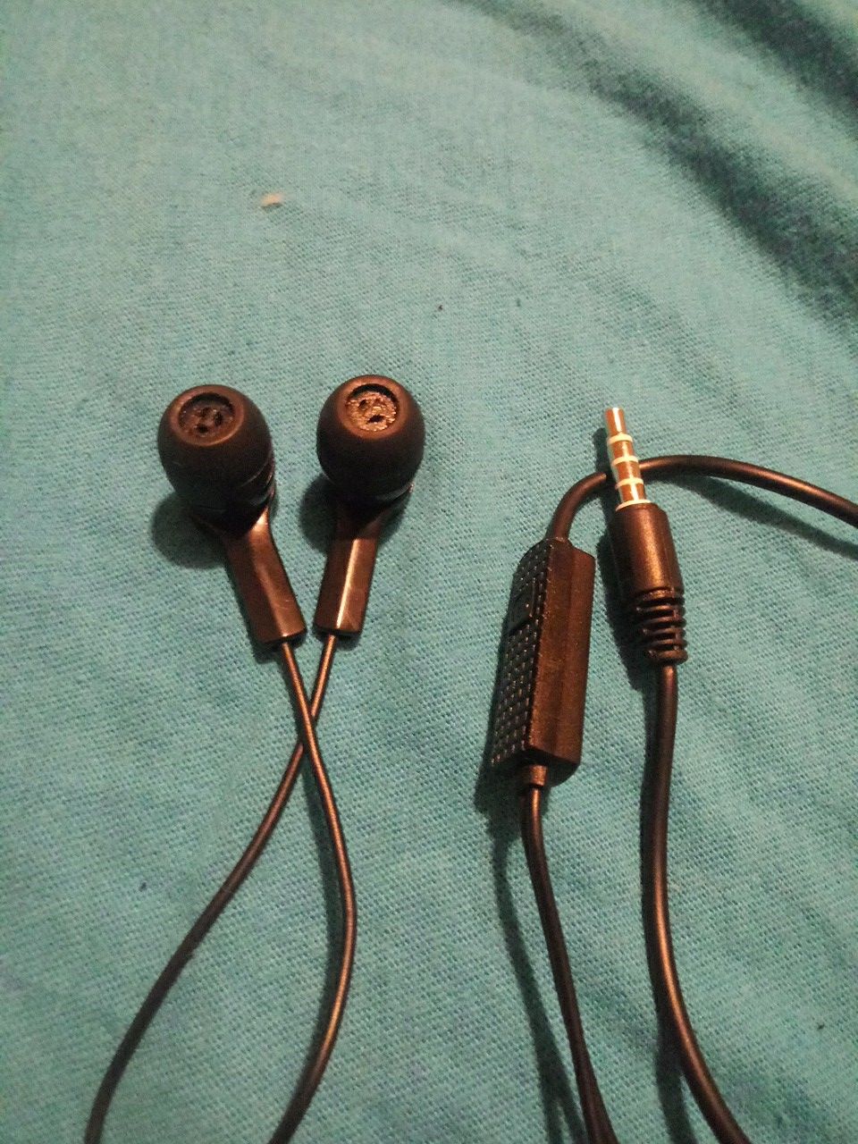 Stereo earbuds