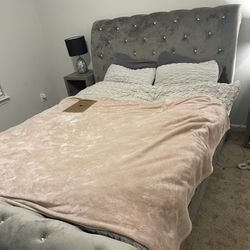 Queen Size Bed 