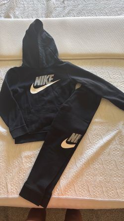 Size 7 Black Nike Sweatsuit