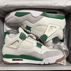 Jordan 4 SB Pine Green