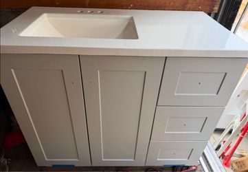 36" BATHROOM VANITY NEW