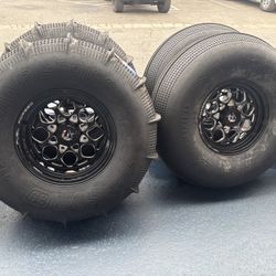 SAND PADDLES TIRES AND FUEL WHEELS. 33”. TIRES
