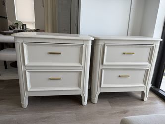 Set Of 2 Nightstands
