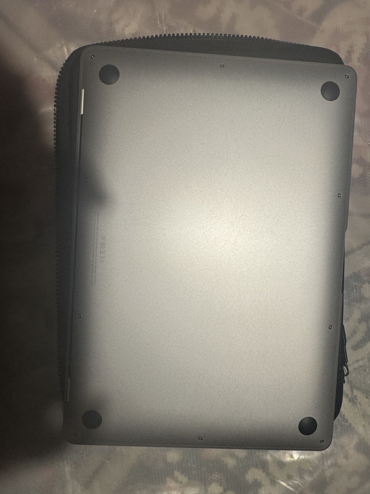 2020 Apple MacBook Air Laptop: Apple M1 Chip, 13” Retina Display, 8GB RAM, 256GB SSD Storage