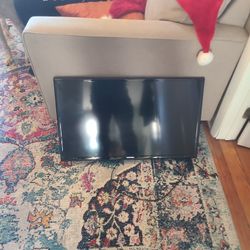 Samsung 32 Inch With Swivel Wall Mount And Control