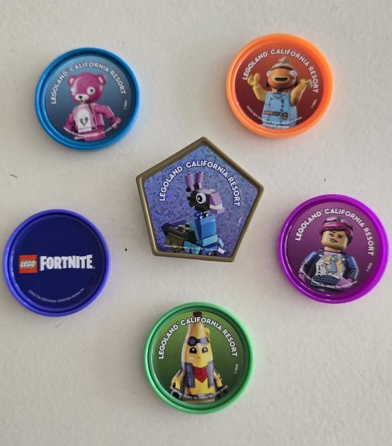 LEGO Pop Badges Fortnite
Characters
