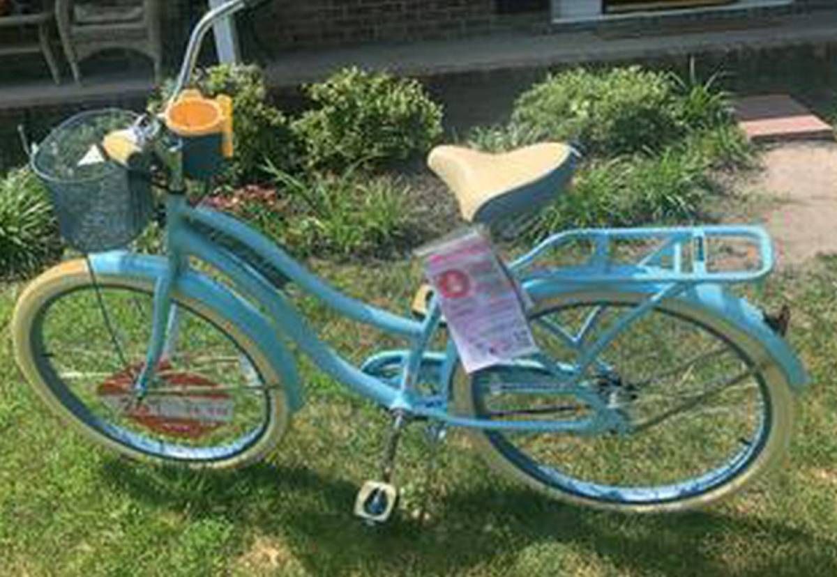 Huffy 26 Nel Lusso Cruiser Bike, Fits Riders 5'0+, Light Blue