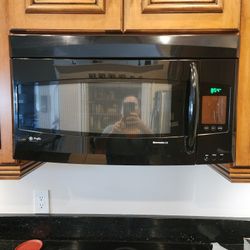 GE Profile Spacesaver 2.0 Over-the-Range Microwave