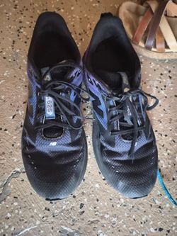 Boys tennis shoes