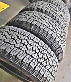 275 65 20 Goodyear tires Con 80% de Vida Las 4 🎃🎃