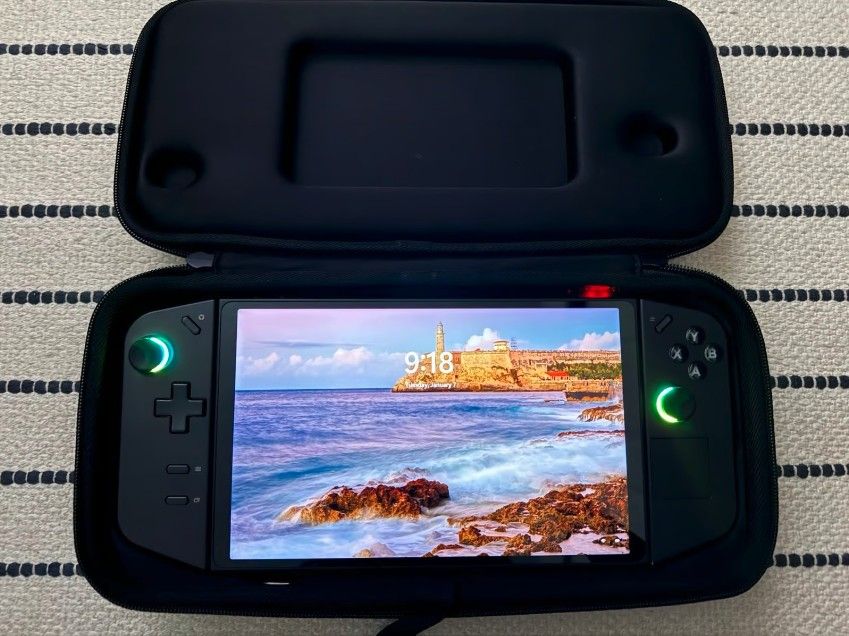 Lenovo Legion Go 1TB Gaming Handheld 144Hz