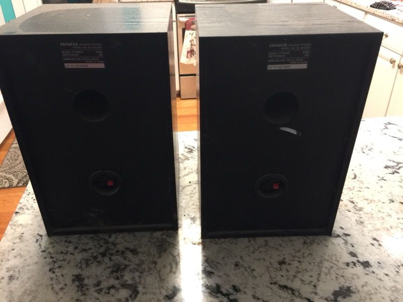 Speakers Aiwa for surround sound