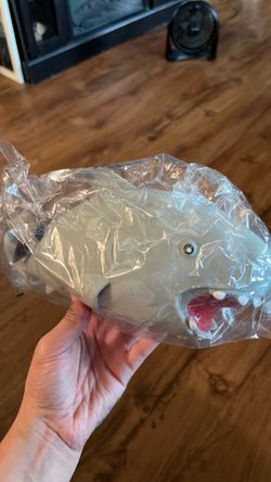 Jumbo stretchy shark